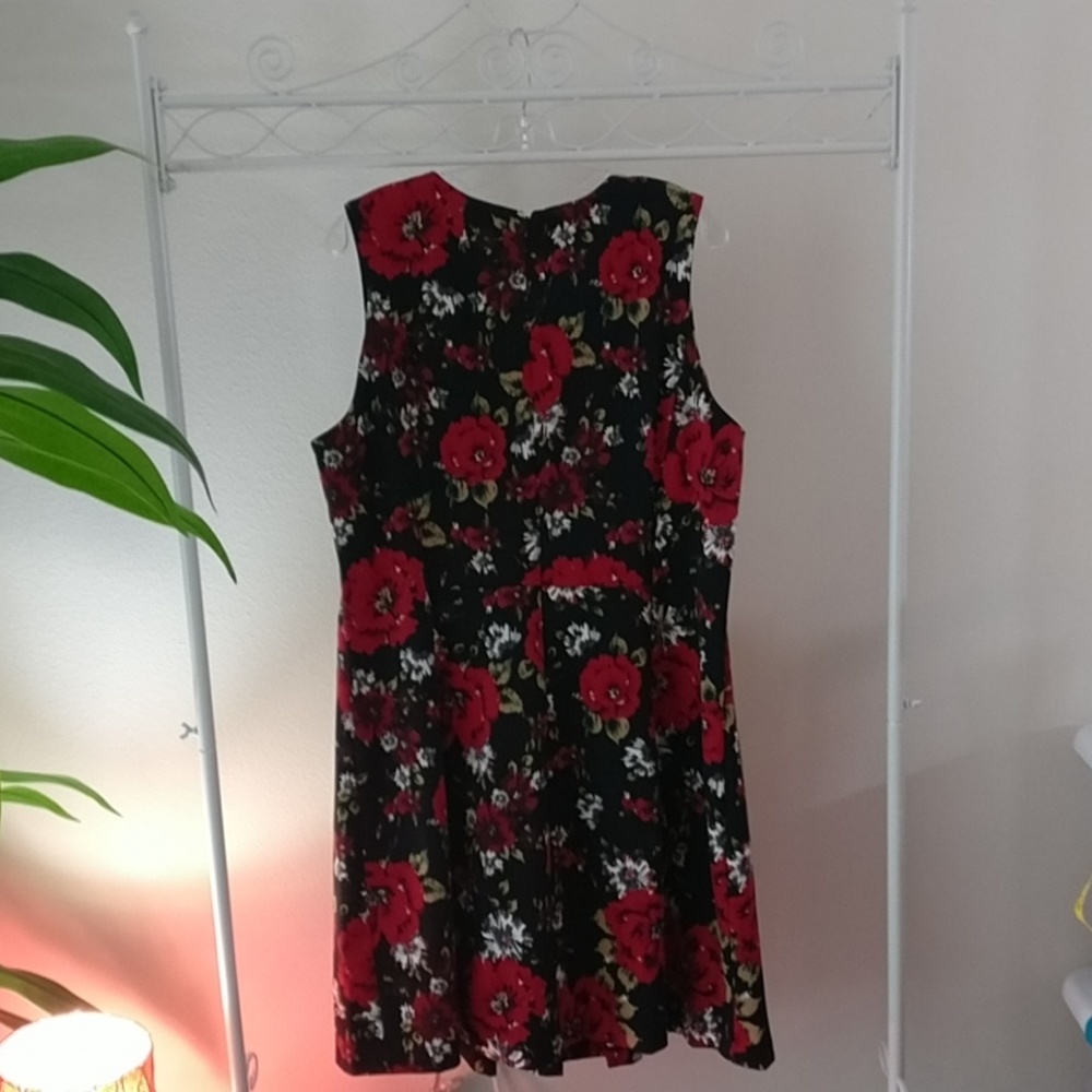 Charter Club Woman black floral  dress with pleats